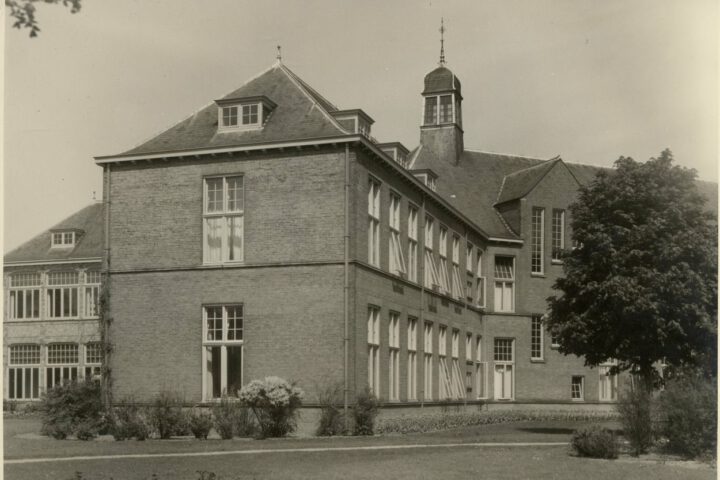 Kanonnen Op Terrein Academisch Ziekenhuis Leiden Historiek