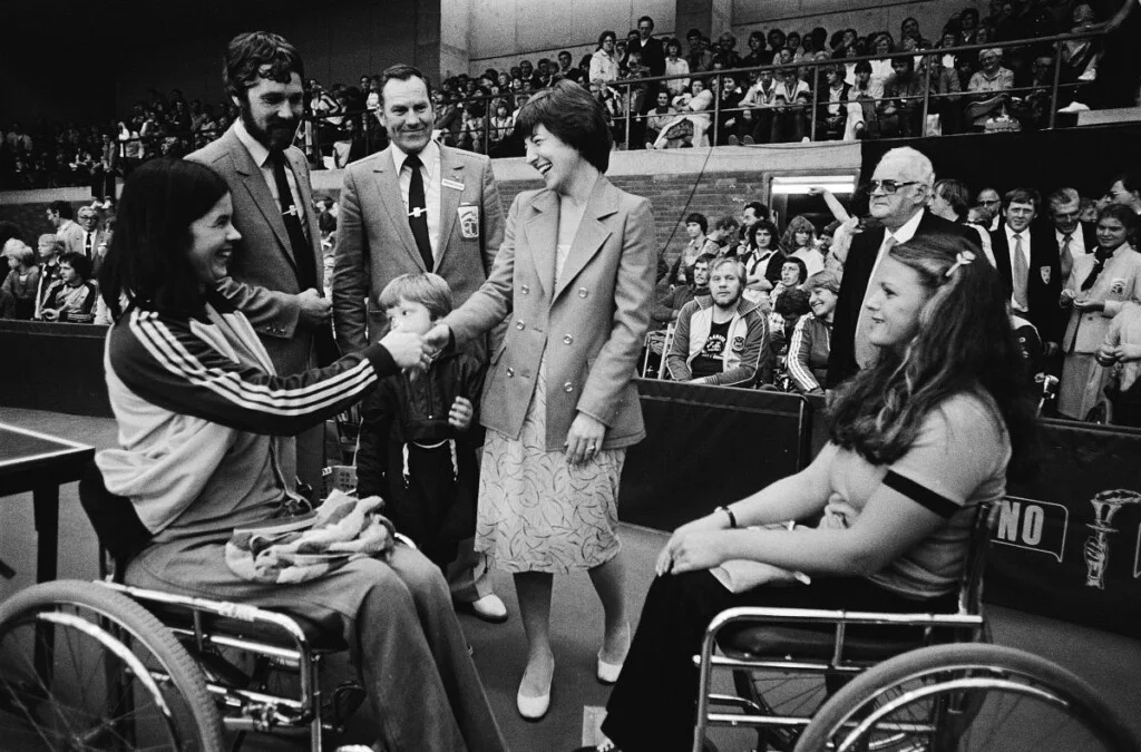 Prinses Margriet en prins Floris tijdens de opening van de Olympische Spelen voor gehandicapten in Arnhem, 1980