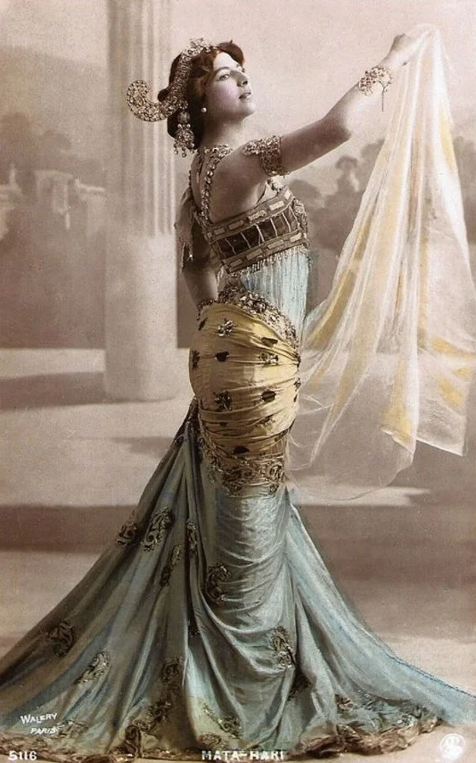 Krimpen uitlaat mezelf Mata Hari - Exotisch danseres (en spion) | Historiek