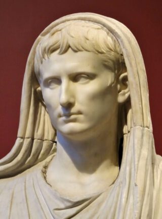 Augustus als Pontifex Maximus (Museo Nazionale Romano, ca. 20 v.Chr.).
