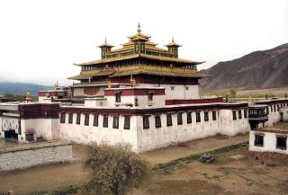 Het hoofdgebouw van het Samye-klooster