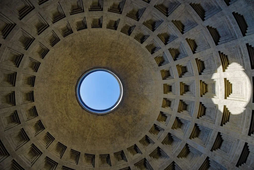 Beroemde opening in de koepel van het Pantheon