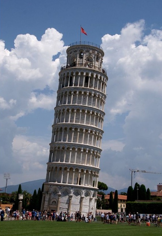 Inspecteur lawaai verdwijnen Toren van Pisa - Een hele scheve toren | Historiek
