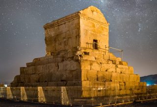 Graftombe van Cyrus de Grote in Pasargadae - cc