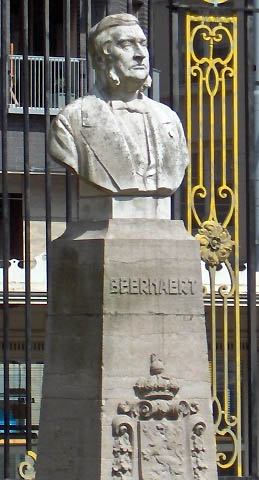 Buste van Beernaert door Louis Mascré