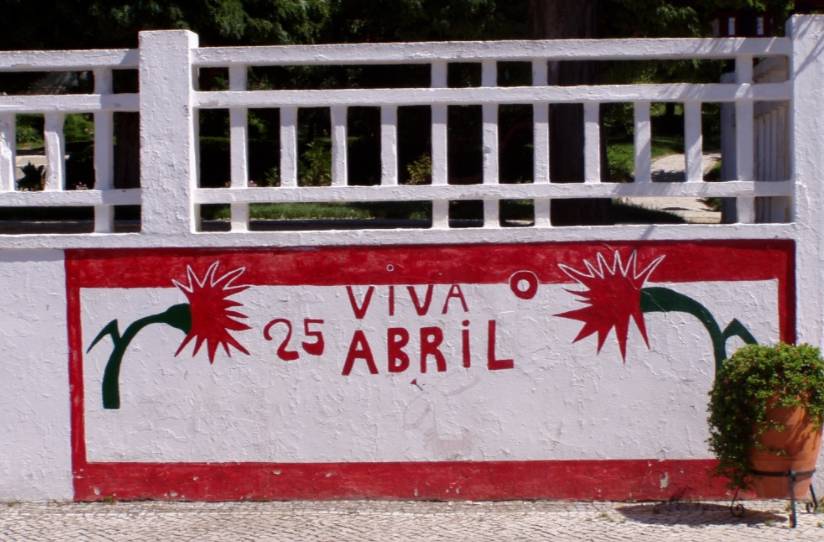 Gedenkteken van de Anjerrevolutie in Coruche - cc