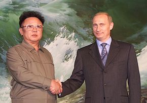 Vladimir Poetin brengt in 2000 een bezoek aan Noord-Korea