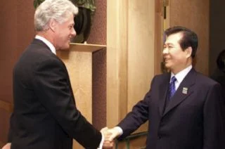 Kim Dae-jung en president Bill Clinton in 1999 (Publiek Domein - wiki)