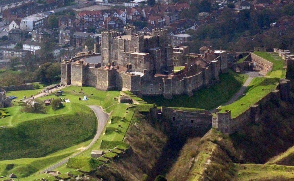 Dover Castle (CC BY-SA 3.0 - Lieven Smits )
