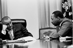 Martin Luther King in gesprek met Lyndon Johnson (1966)