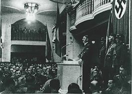 Adolf Hitler in de Bürgerbraukeller in München