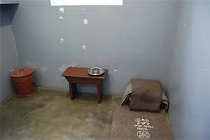 Mandela's cel op Robbeneiland (cc - Paul Mannix - wiki)
