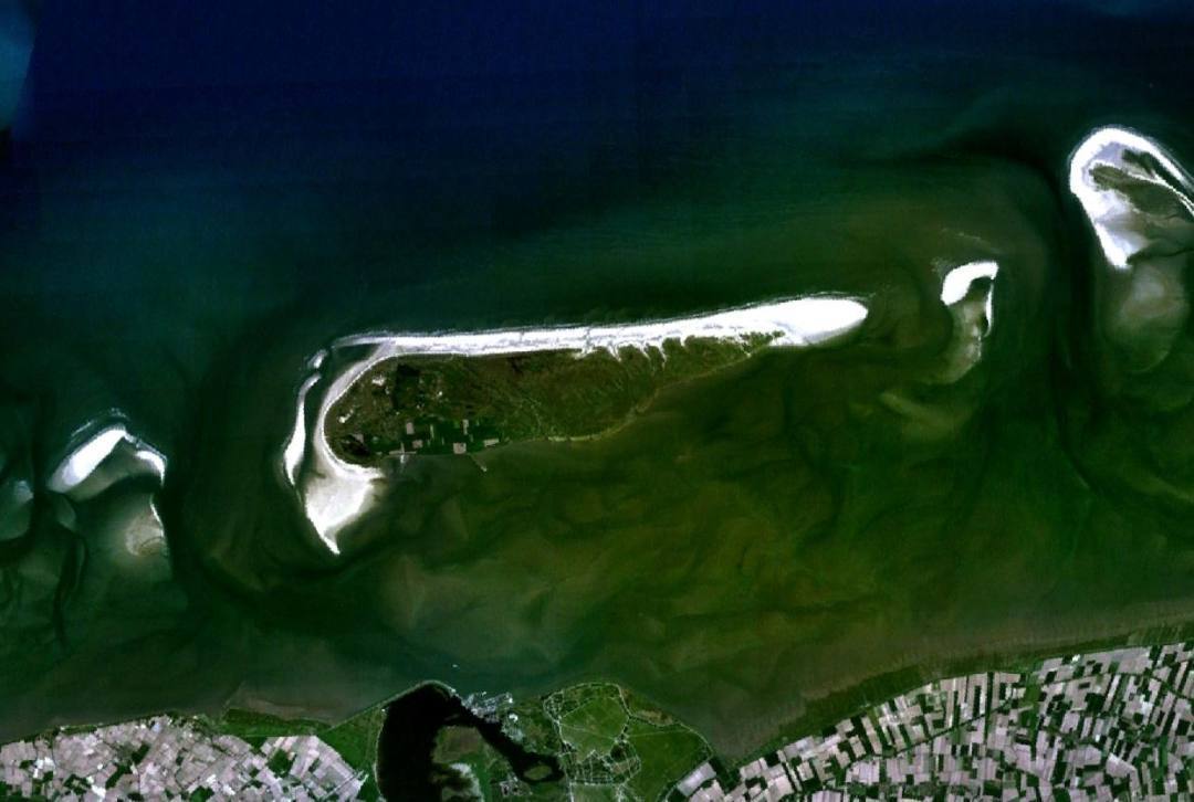 Schiermonnikoog vanuit de ruimte gezien (Publiek Domein - NASA)