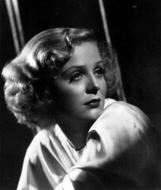 Gloria Stuart (1937)