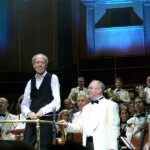 John Barry tijdens een concert in de Royal Albert Hall, 2006