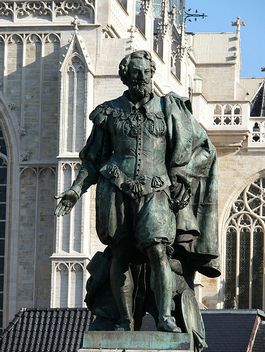 Standbeeld van Rubens op de Groenplaats in Antwerpen - Foto: Ad Meskens