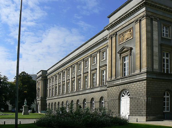 Het paleis der Academiën in Brussel