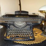 Underwood typemachine, voor 1939 (CC BY 3.0 - LukaszKatlewa - wiki)