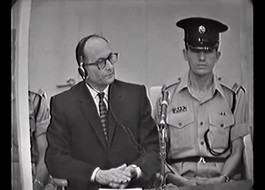 Eichmann tijdens zijn proces in Israël