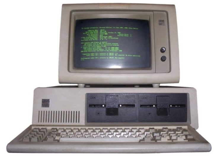 IBM Personal Computer, type 5150 uit 1981 (CC BY-SA 3.0 - wiki)