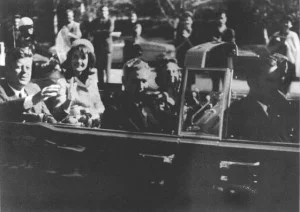 Foto genomen kort voor de aanslag op John F. Kennedy
