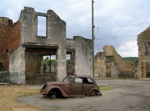 Ruïne in Oradour – Foto: CC/TwoWings