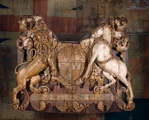 Spiegelversiering van de Royal Charles, nog altijd te zien in het Rijksmuseum