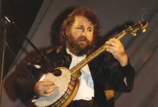 Barney McKenna (CC BY-SA 3.0 - wiki)