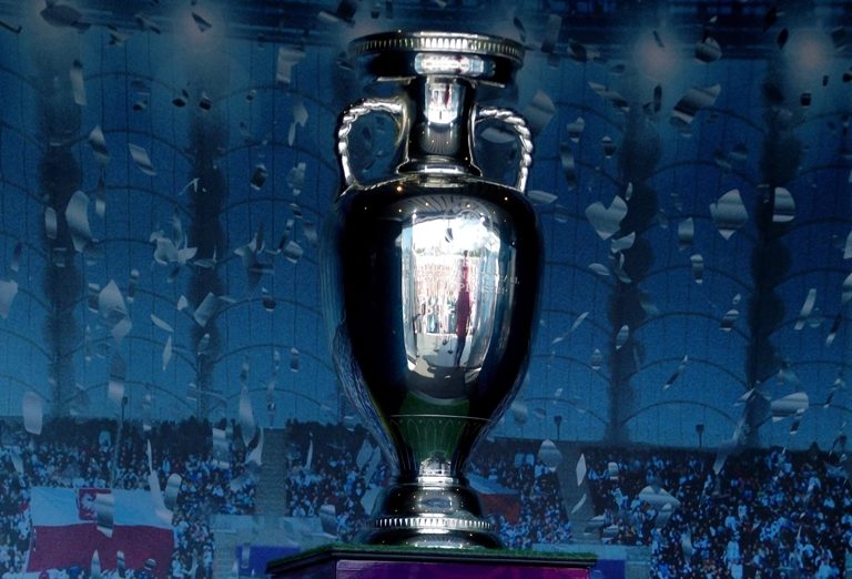 De coupe Henri Delaunay - Trofee van het EK Voetbal