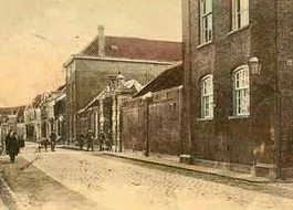 Koloniaal Werfdepot aan de Smeepoortstraat, Gelderse Munt – Oude ansichtkaart, ca. 1900