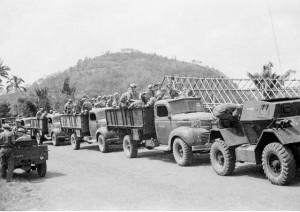 Militaire colonne tijdens de eerste politionele actie – Foto: Tropenmuseum