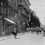 Politie in actie bij het Aardappeloproer in Amsterdam in 1917 (Bron: Wikimedia Commons)