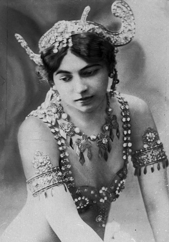storting Becks Afstoting Foto's van Mata Hari | Historiek
