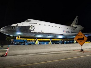 De Endeavour in Los Angeles - Foto: NASA