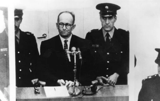Eichmann tijdens het proces