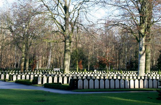 Militaire begraafplaats op de Grebbeberg – Foto: CC/Niels Bosboom