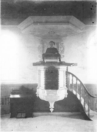 Anne Zernike bij haar bevestiging in de doopsgezinde kerk, 5 november 1911