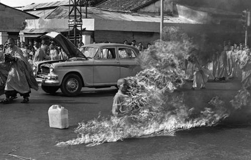 Zelfverbranding van Thich Quang Duc – Foto Malcolm Browne – Wiki Commons