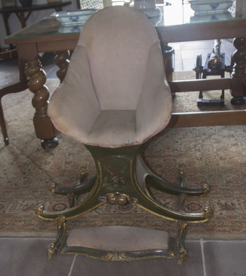 Het stoeltje in Kasteel Amerongen - Foto: Roel ten Klei