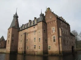 Kasteel Doorwerth werd na de oorlog grondig gerestaureerd - Foto: CC / Michielverbeek