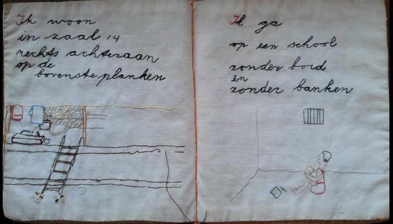 Lesboekje van stof dat de moeder van Marianne Sophia in Nederlands-Indië maakte - Foto: Westerbork