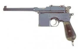 Een Mauser C96. Met een dergelijk wapen, uitgeleend door Gerard Reeskamp, werd het dodelijke schot op Hanje Zijlstra gelost.