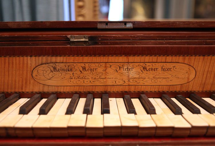 De verlengde piano uit ca. 1789 - Foto: Museum Geelvinck