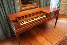 De verlengde piano uit ca. 1789 – Foto: Museum Geelvinck