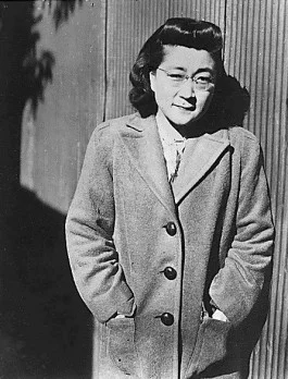 Iva Toguri in december 1944 bij ´Radio Tokyo´