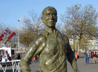 Beeld van Moulijn bij het Feyenoord-stadion