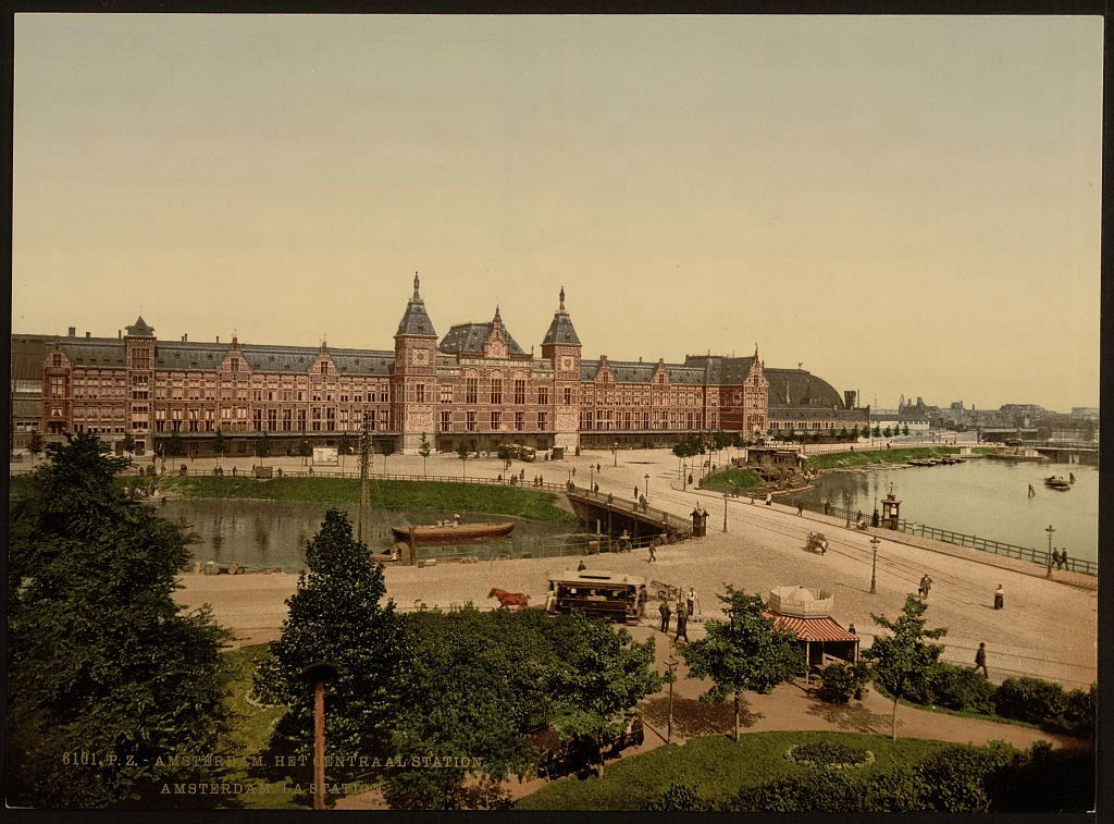 Station van Amsterdam rond 1890 (Library of Congress)