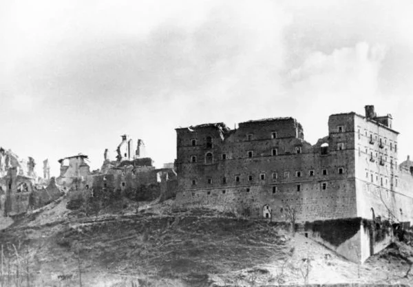 De ruïne van de abdij van Monte Cassino. - Foto: Bundesarchiv