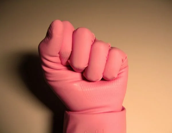Roze handschoen (stock.xchng)