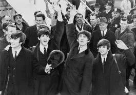 The Beatles bij hun aankomst in Amerika in 1964